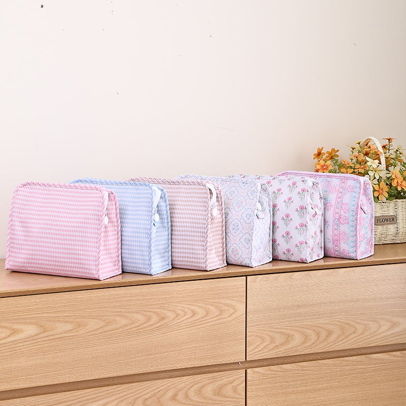 Gingham everything bag