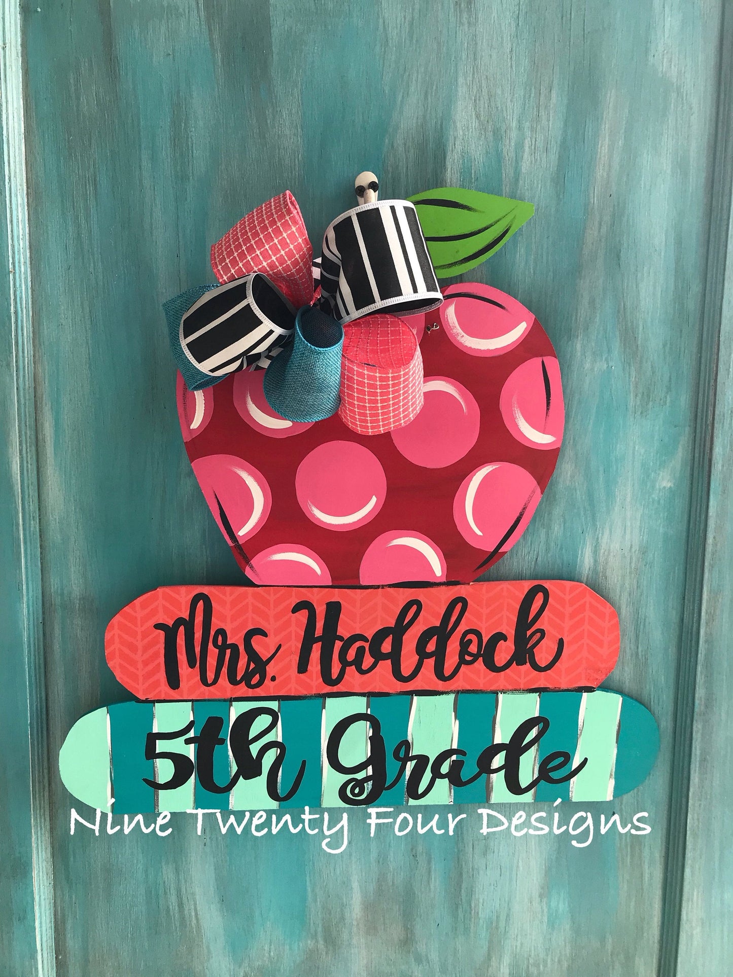 Teacher apple Door hanger, teacher, teacher gift, classroom decor, school, teacher decor, class decor