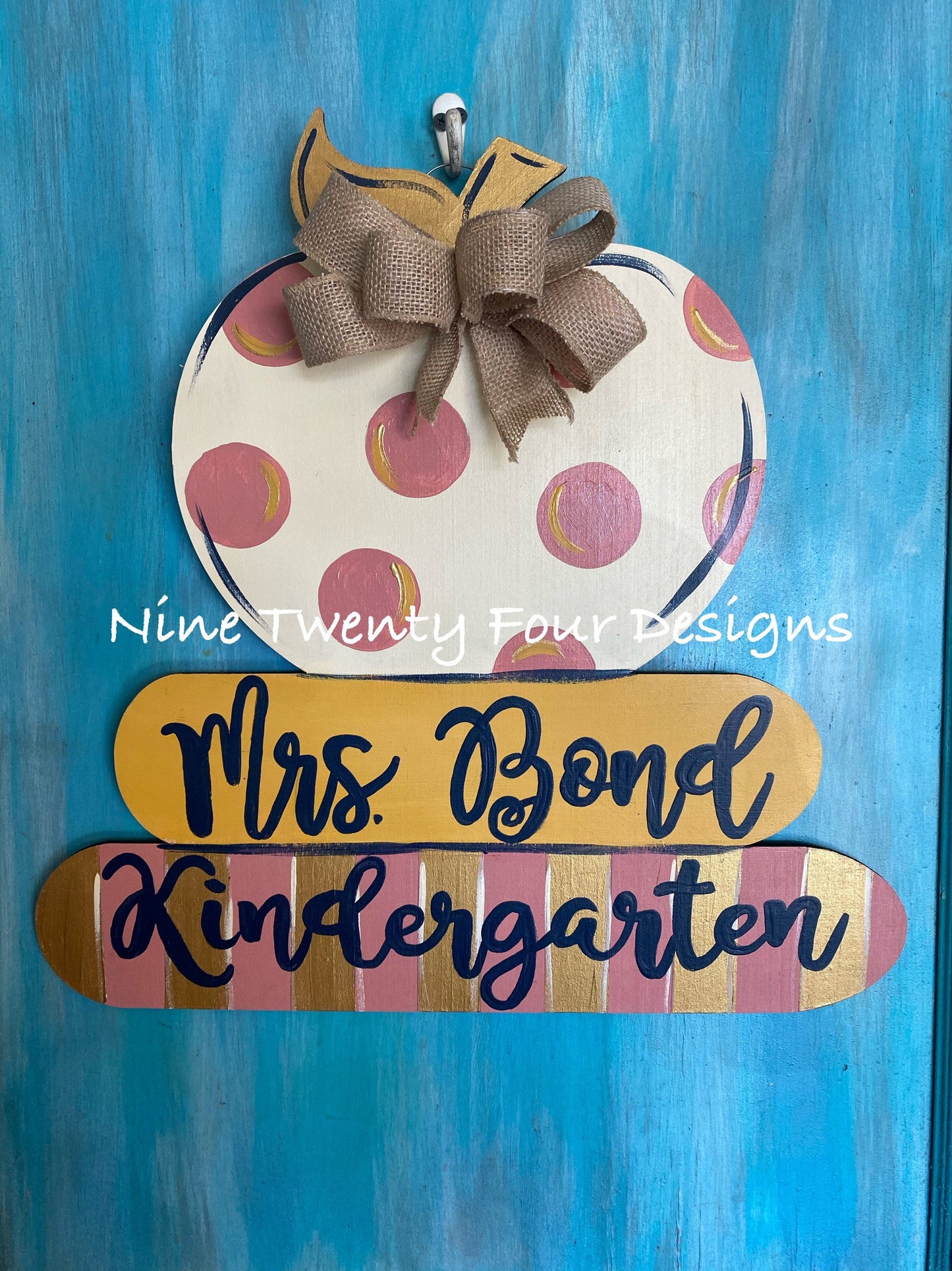 Teacher apple Door hanger, teacher, teacher gift, classroom decor, school, teacher decor, class decor