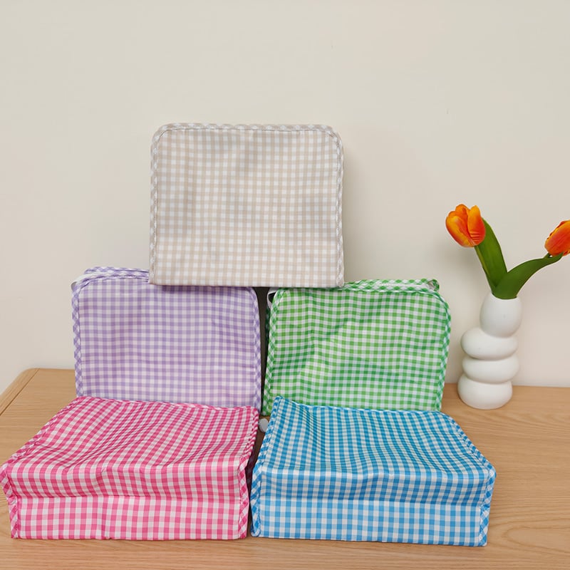 Gingham everything bag