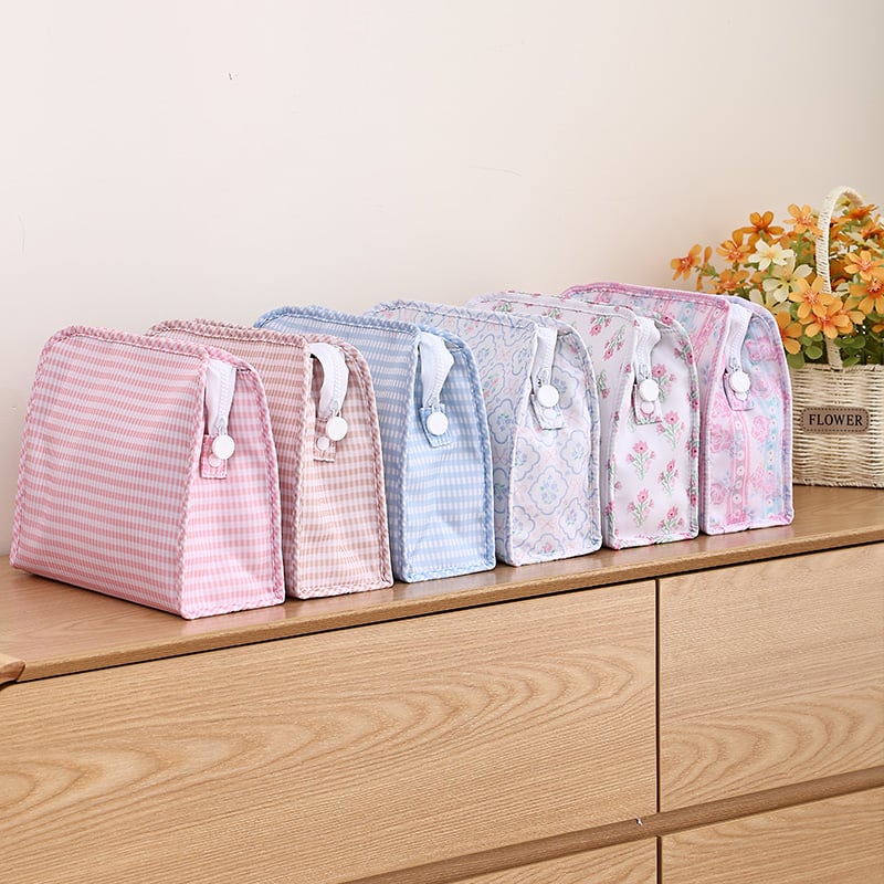 Gingham everything bag